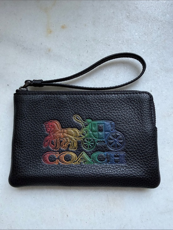 Coach Handbags - Coach corner zip wristlet
